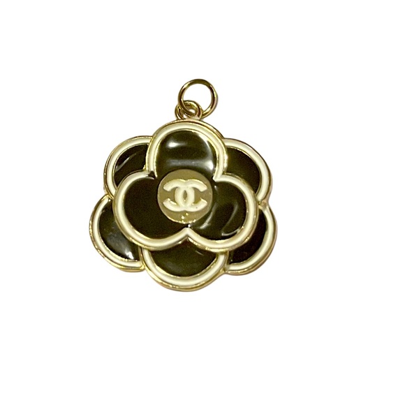 CHANEL Jewelry - Vintage Chanel Camellia flower zipper pull/charm